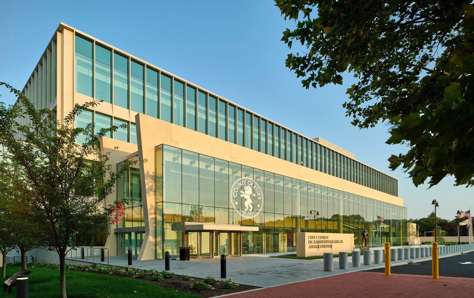 ESSEX COUNTY DR. MARTIN LUTHER KING, JR. JUSTICE BUILDING ESSEX COUNTY DR. MARTIN LUTHER KING, JR. JUSTICE BUILDING